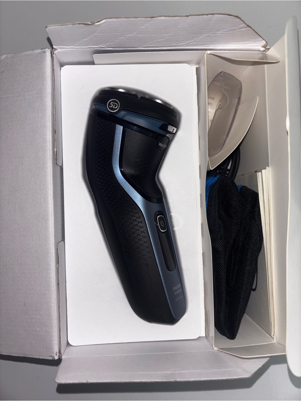 Philips Norelco 3600 Electric Wet/Dry Shaver Pop-up Trim- Open Box Store Return - Picture 11 of 12